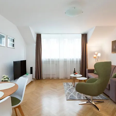 Days - Modern - New Town Prag